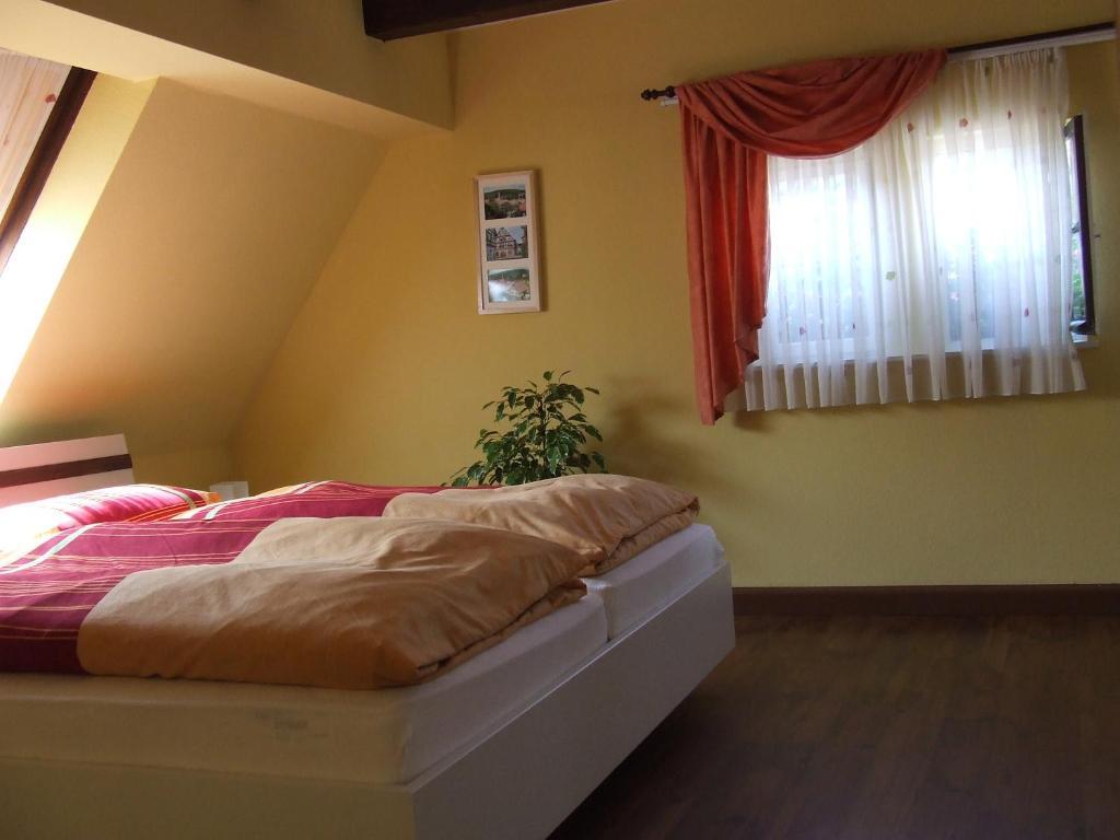 Haus Am Kastanienwald Hotel Dörrenbach Стая снимка